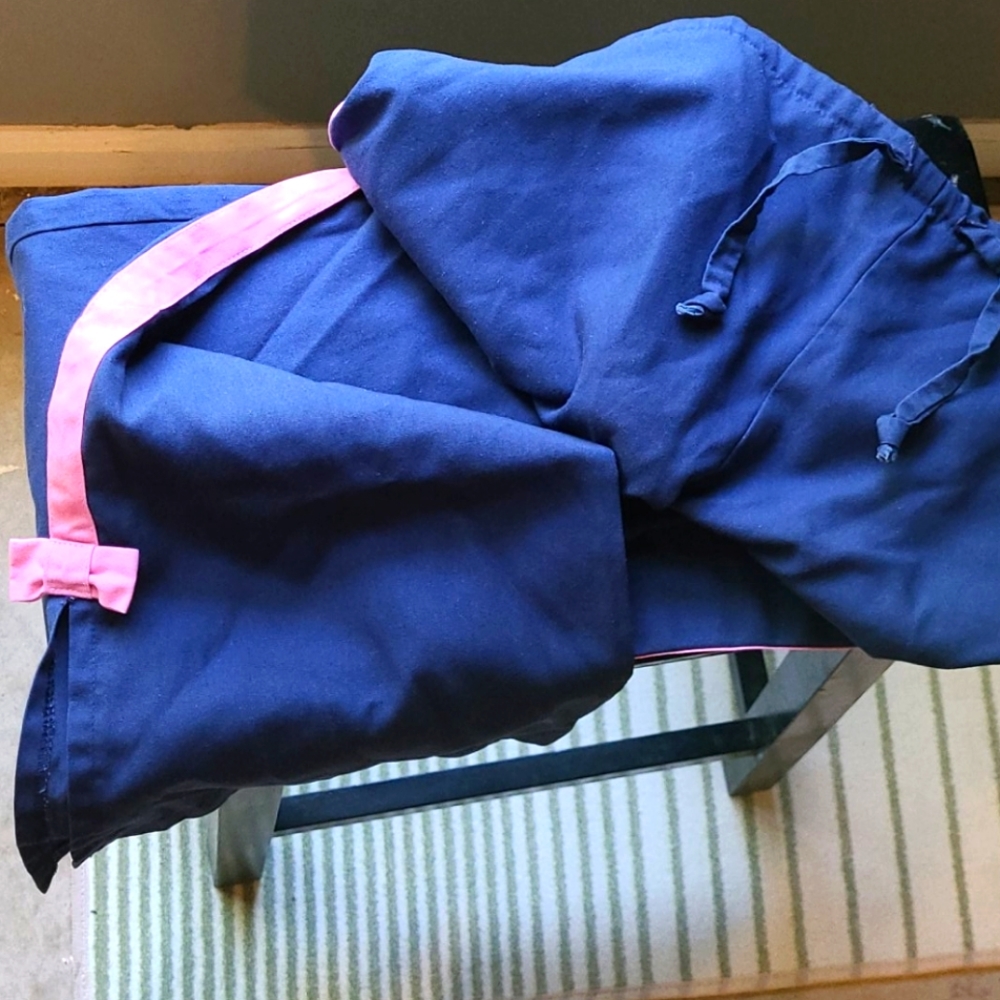 Womens scrub pants. Size small/medium.